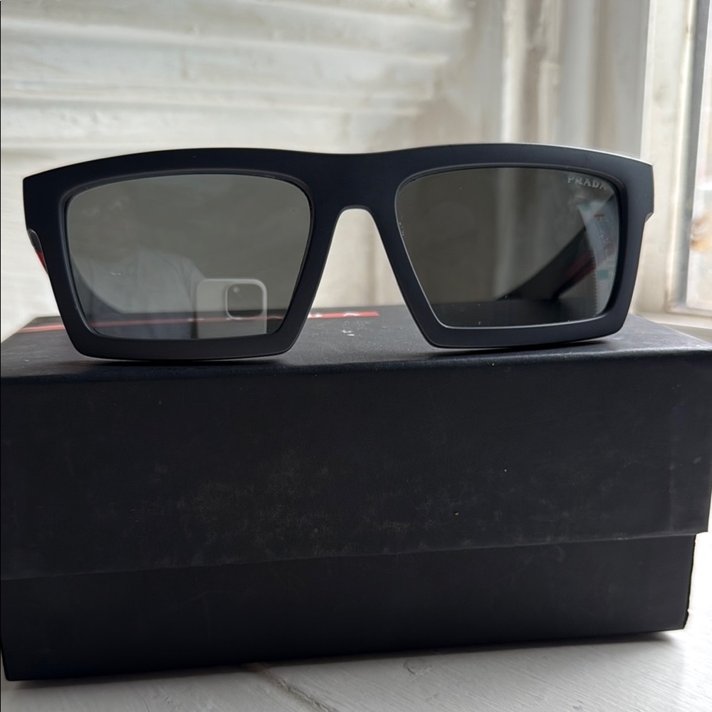 Prada Black Sunglasses - Picture 9 of 10
